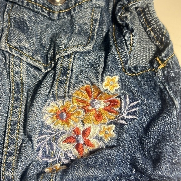 👧🏻 Little lass jeans vest size 4 - Picture 2 of 8